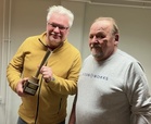Aikansa kutakin: Edellinen Pj-pystin haltija Kari Kauppinen ja pj. Jari Försti kuvattuina vuosikokouksessa vuotta aiemmin. (kuva: Markku Laitinen)