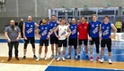 Kausi on päättynyt. Oulussa mukana olivat päävalmentaja Jarno Koponen (vas.) sekä Juha Timonen, Tuomas Karjalainen, Ville Louhela, Lasse Kukkonen, Ari Ryhänen, Tuomas Tikka, Jami Heiskanen ja Waltteri Kainulainen. Kuva:JARI HILTUNEN