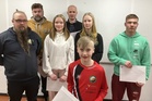 Palkitut vasemmalta: Jarno Koponen, Jari Hiltunen, Venla Koponen, Pekka Kontkanen, Iida Huttunen, Eino Turunen ja Topias Poutiainen. Kuva: Markku Laitinen